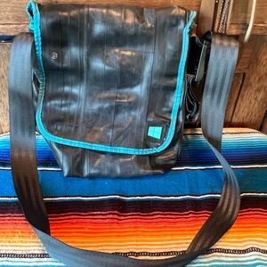 Alchemy Goods Messenger Bag Haversack Windows